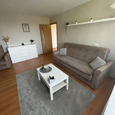 Apartamentai 11 *